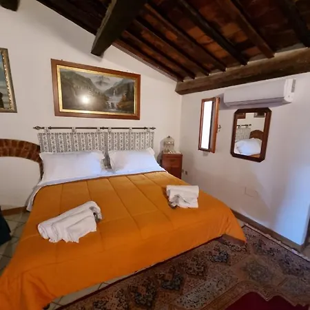 Cozy Piazza Garibaldi Apartment Massa Marittima