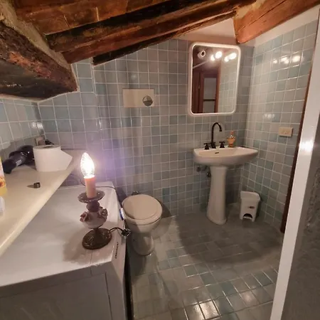 Cozy Piazza Garibaldi Apartment *